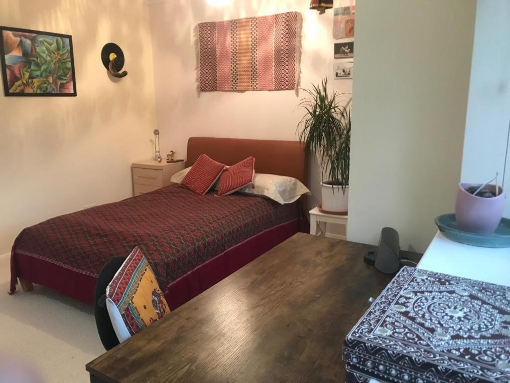 Serene Spacious Room Staines-upon-Thames Ngoại thất bức ảnh