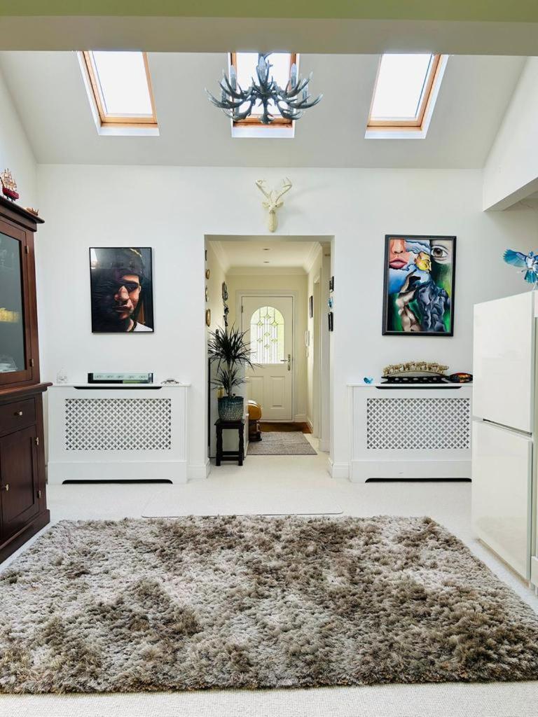 Serene Spacious Room Staines-upon-Thames Ngoại thất bức ảnh
