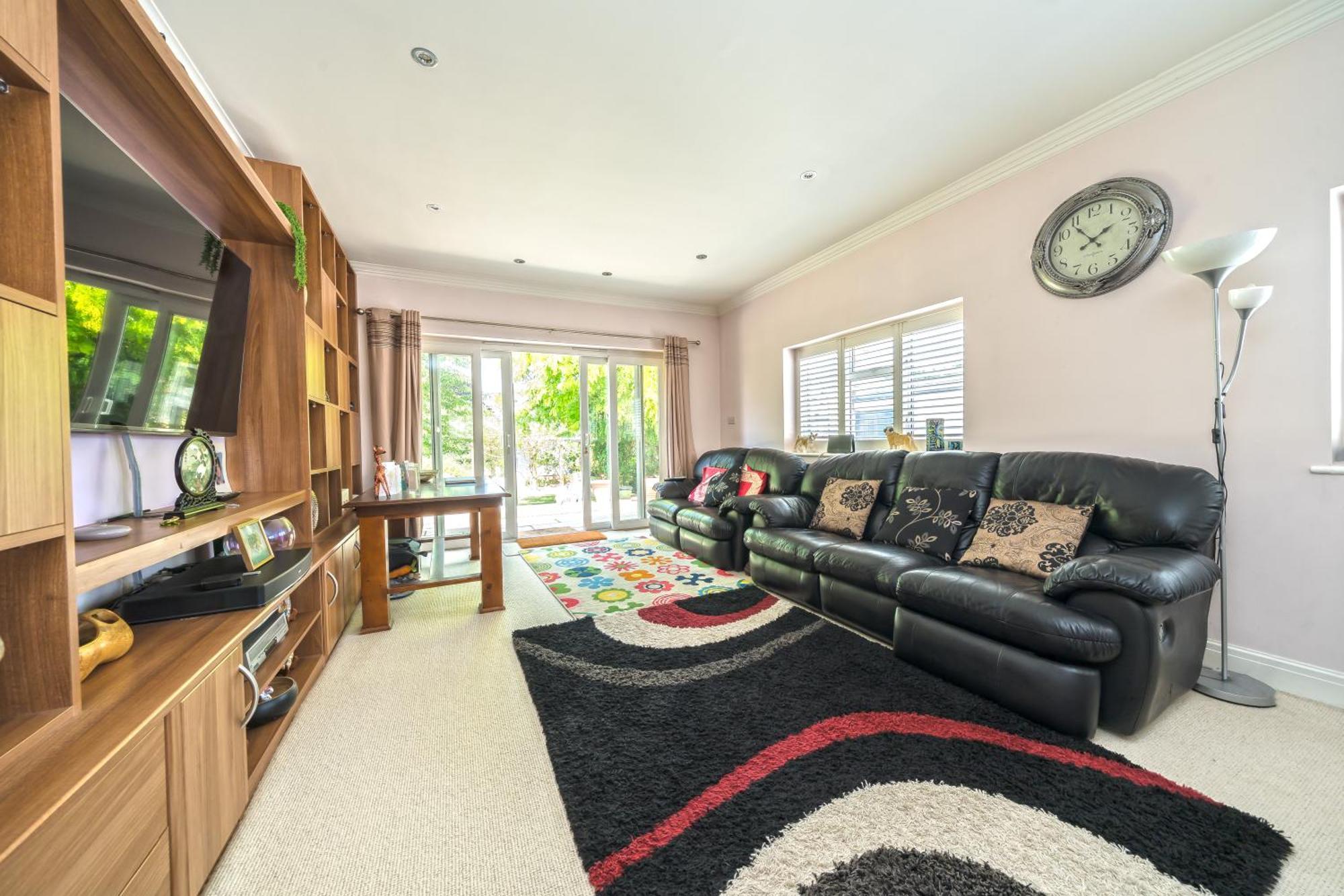Serene Spacious Room Staines-upon-Thames Ngoại thất bức ảnh